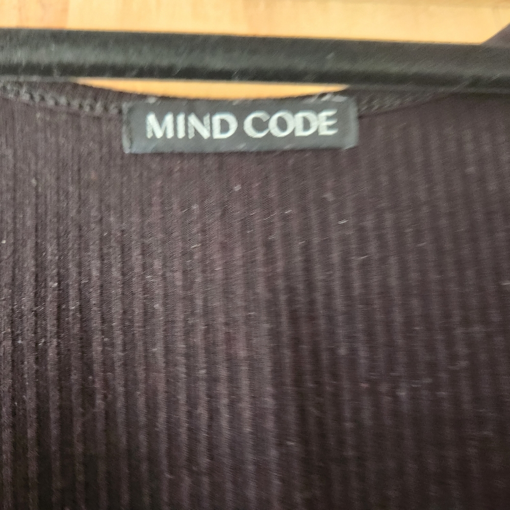 Mind code crop top - Picture 2 of 2